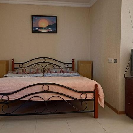 Hotel By The Sea Rozetta Sukhumi Ngoại thất bức ảnh