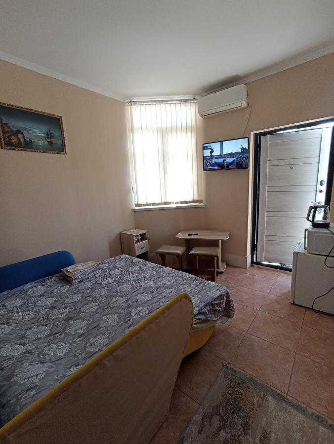 Hotel By The Sea Rozetta Sukhumi Ngoại thất bức ảnh